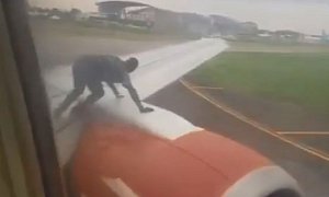 Man Climbs on Plane Wing Before Takeoff, Attempts to Get Inside the Cabin