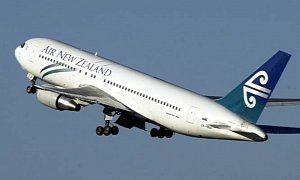 Man Dies on Air New Zealand Flight, Plane is Stuck on Tarmac For 2 Full Hours