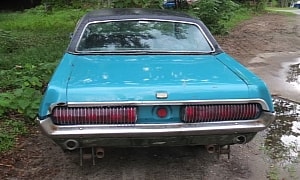 Man Finds 1967 Mercury Cougar XR-7 in a Barn Behind 20 Other Cars, Discovers Top Engine
