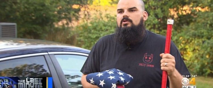 Man braves rush hour traffic and risks his life to retrieve American flag fallen on the ground