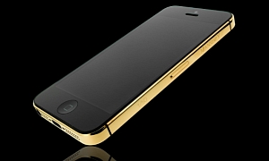 Mansory Tunes an iPhone 5 with Gold