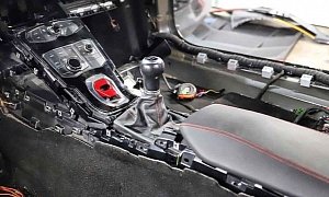 Manual Gearbox Lamborghini Huracan Is a World First, Shifter Is Gated