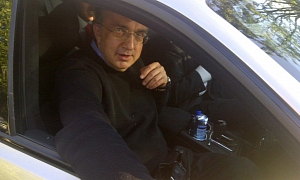 Sergio Marchionne Rushes to Supervise Frankfurt Offensive [Live Photo]