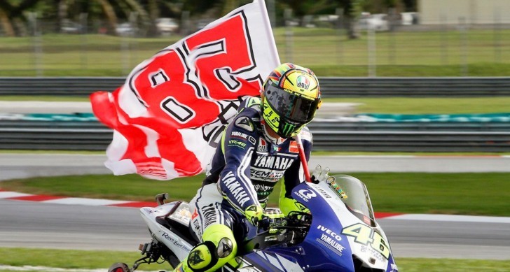 Rossi and the #58 flag pays tribute to Marco Simoncelli at Sepang