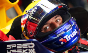 Mark Webber Signs Red Bull Extension for 2010