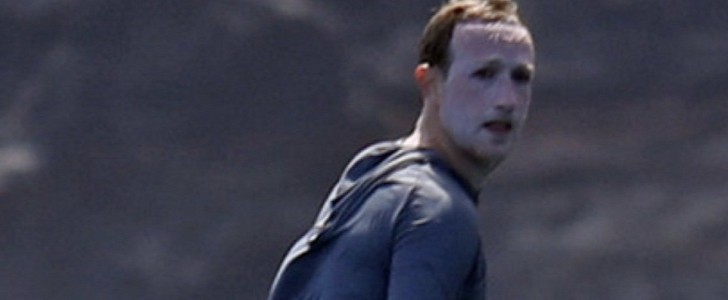 Mark Zuckerberg goes surfing in Hawaii on eFoil board