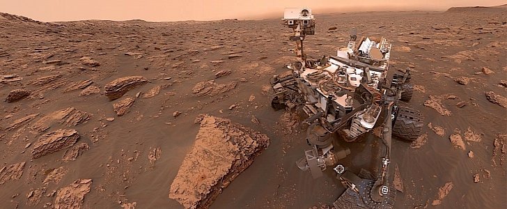 NASA's nuclear-powered Curiosity takes a photo of the Martian dust storm
