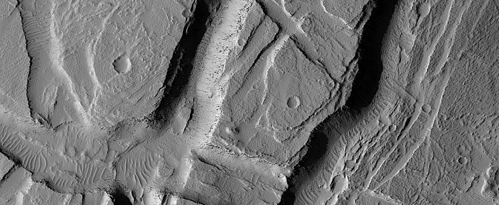 Weird hills in the Echus Montes region of Mars