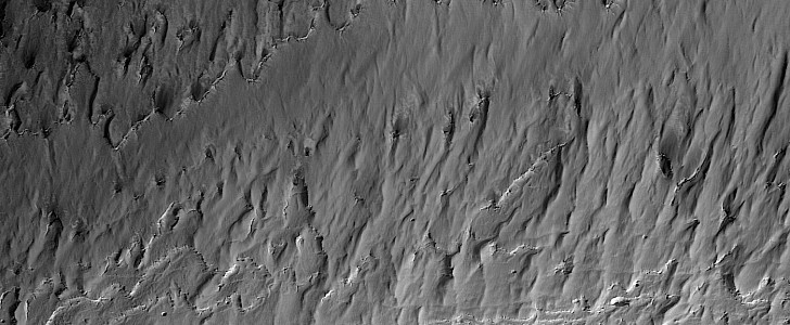 Layered deposits in the Martian Planum Australe region