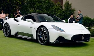 Maserati MC20 Brightens Up the Décor at Pebble Beach, Looks Great on the Lawn