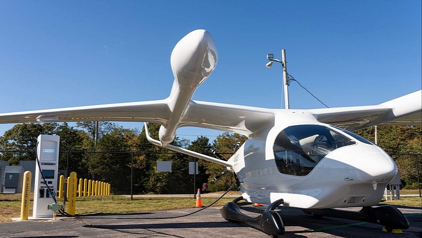 An Alia aircraft was charged at the new station in Massachusetts during the launch event