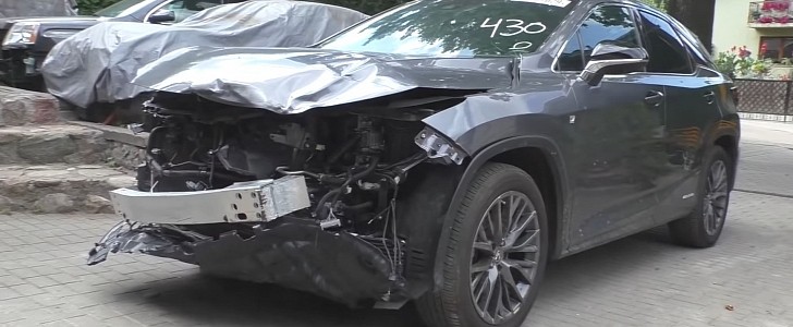Lexus RX wreck