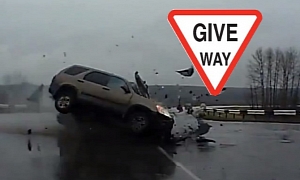 Massive Highway Intersection Crash in Russia