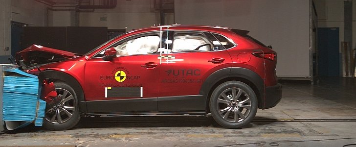 Mazda CX30 crash test