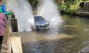 Mazda MX-5 "Miyacht" Drives Into Water and Keeps Going As if Nothing Happened