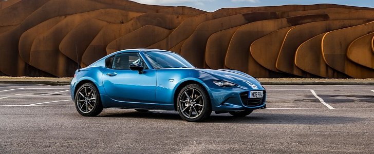 Mazda MX-5 RF Sport Black Edition Goes On Sale, Is the Bee's Knees
