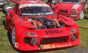 Mazda RX-7 Owner Installs Viper V10, Adds Twin Turbos for 900 HP