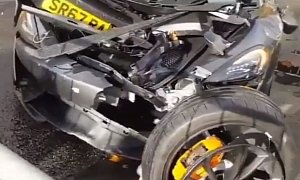 McLaren 570S Crashes in London, Loses a Rear Wheel