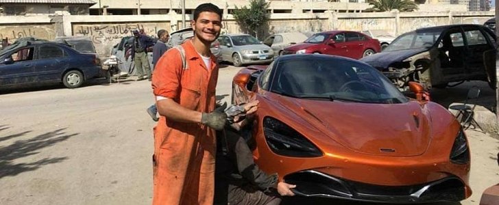 McLaren 720S Gets a Flat Tire in Egypt