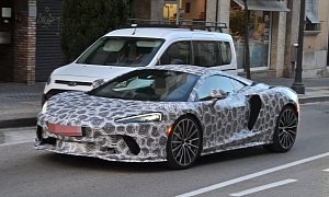 McLaren GT Spotted in Traffic, Shown Production Design Details