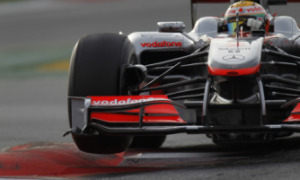 McLaren Team Member Dispatched from the UK to Fix Hamilton's Wing