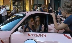 Meanwhile in Paris: Hot Girls in Porsche GT3