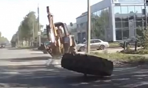Meanwhile in Russia: Tractor Loses a Wheel