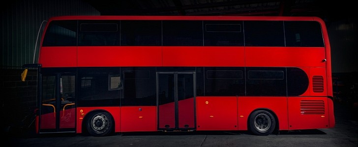 Jewel E fully electric double decker bus