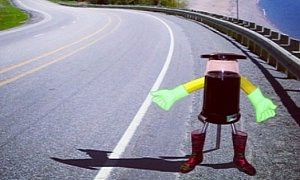 Meet hitchBOT, the World’s First Hitchhiking Robot Made in Canada