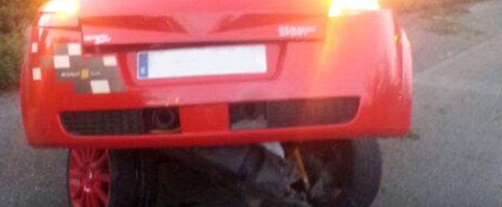 Renault Megane RS totaled in street racing crash