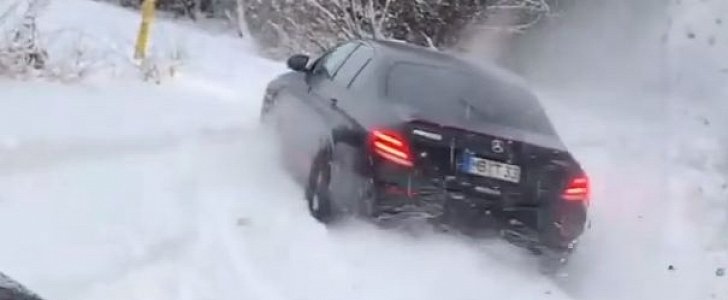 Mercedes-AMG E63 S Plows Through Thick Snow