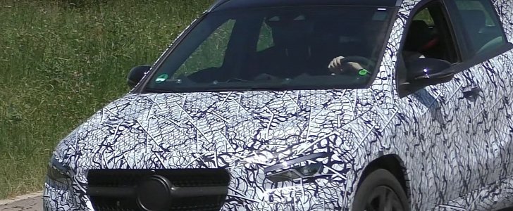 Mercedes-AMG GLA 35 Makes Spy Video Debut