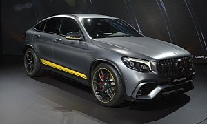 Mercedes-AMG GLC 63 S Has Two Bodies and Panamericana Grille in New York