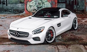 Mercedes-AMG GT S Still Feels Two-Tone Fresh When Lowered on Matching AGL43s