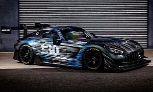 Mercedes-AMG GT3 Conquers Famous Australian Mountain in 117 Seconds