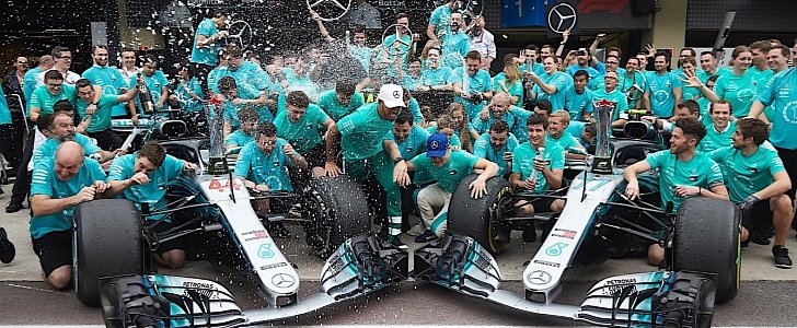Mercedes-AMG Petronas group photo after the Brazilian GP