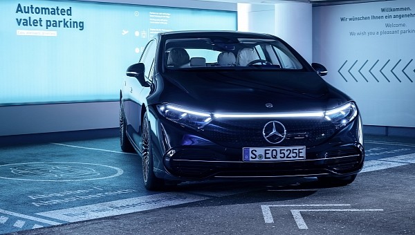 Mercedes-Benz EQS with Level 4 Self-Parking Tech