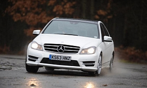 Mercedes-Benz C 220 CDI AMG Sport Edition Gets Reviewed by Auto Express