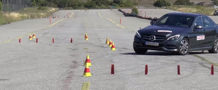 Mercedes-Benz C 350 e Hybrid fails to stay on track during Moose Test