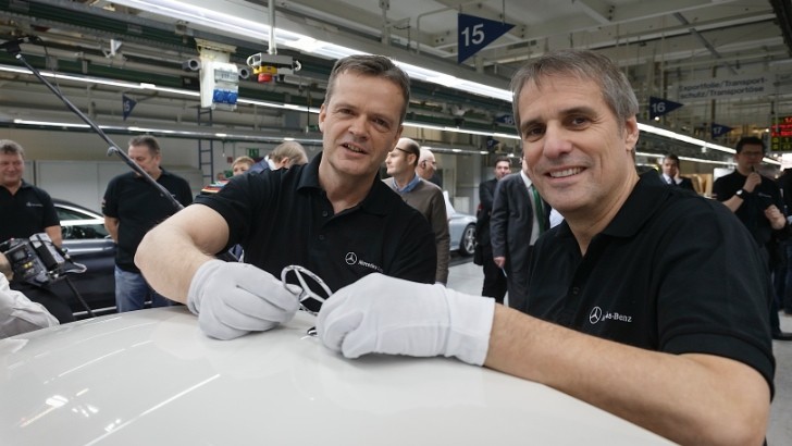 Markus Schäfer, Member of the Divisional Board Mercedes-Benz Cars, Manufacturing and Procurement (left) and Wilfried Porth, Member of the Board of Management of Daimler AG