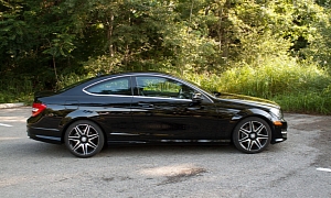 Mercedes-Benz C350 4Matic Review by AutoGuide