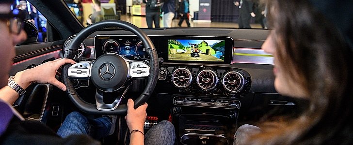 Mercedes-Benz In-Car-Gaming CLA