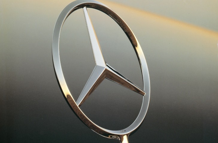 Mercedes-Benz S-Class W140 Hood Emblem