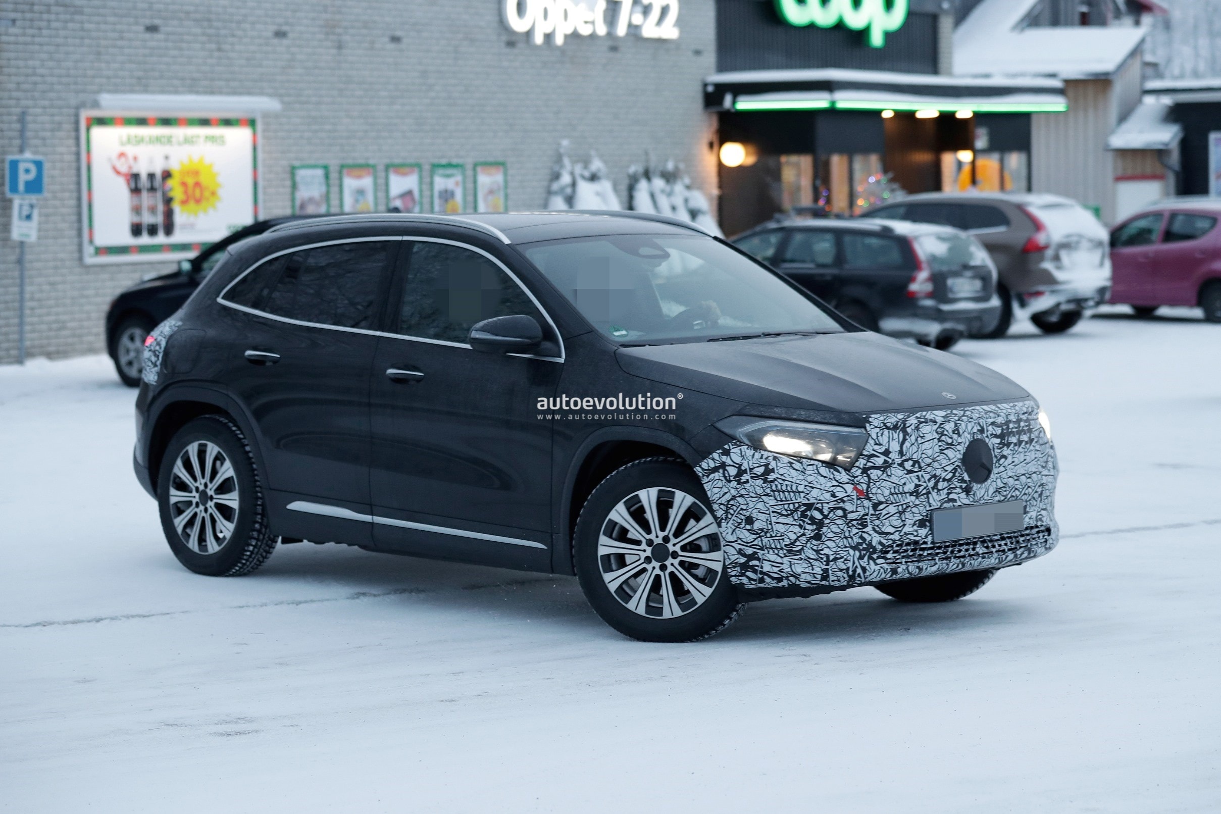 Mercedes-Benz EQA Facelift Shows Revised Front and Rear in New Spy Photos -  autoevolution