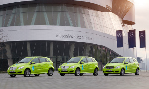 Mercedes-Benz F-Cell Goes Around the World in 125 Days