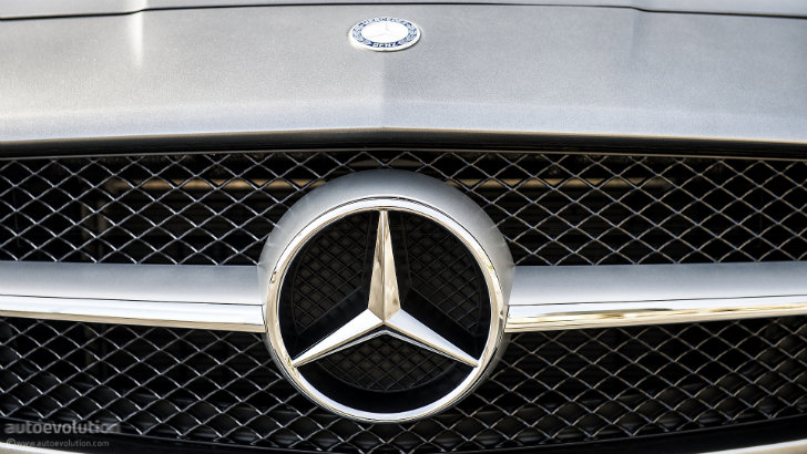 Mercedes-Benz three pointed star