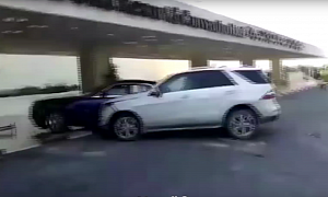 Mercedes-Benz M-Class Driver Can’t Help but Ram a Rolls-Royce Ghost. Repeatedly