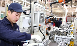 Mercedes-Benz Opens First Engine Plant in China