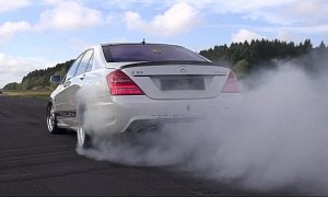 Mercedes-Benz S63 AMG (W221) Misbehaving Is Not Really That Inappropriate