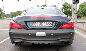 Mercedes-Benz SL Facelift Spied Again, More Interior Details Come to Light